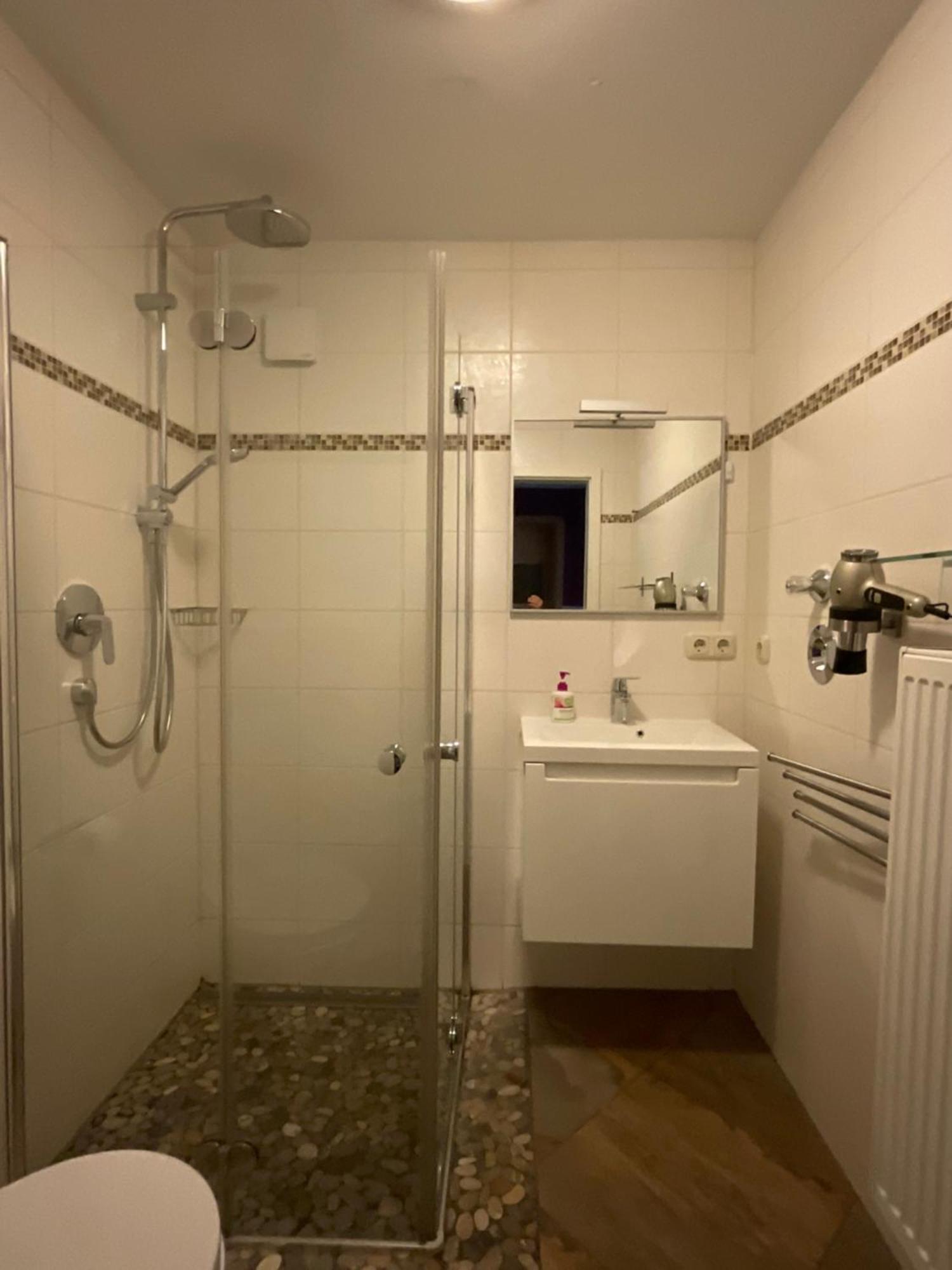 Messe-Apartment, 4 Schlafzimmer, 80 Qm, Garten - 6 Km Zur Messe, Verkehrsguenstig, Ruhig, Parkplaetze Nuremberg ภายนอก รูปภาพ