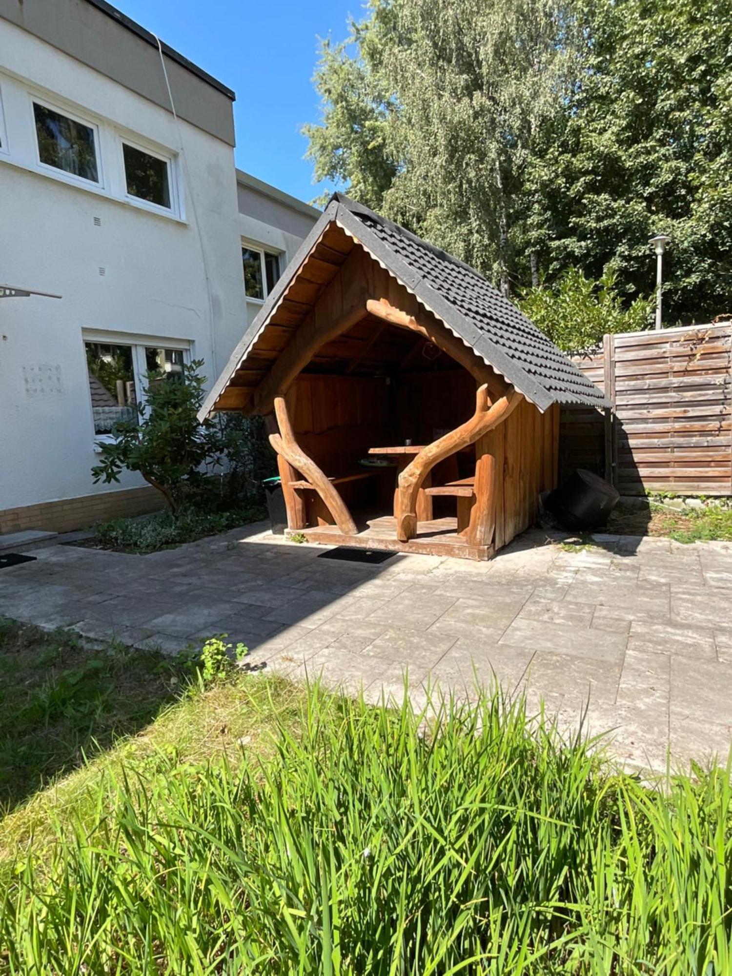 Messe-Apartment, 4 Schlafzimmer, 80 Qm, Garten - 6 Km Zur Messe, Verkehrsguenstig, Ruhig, Parkplaetze Nuremberg ภายนอก รูปภาพ