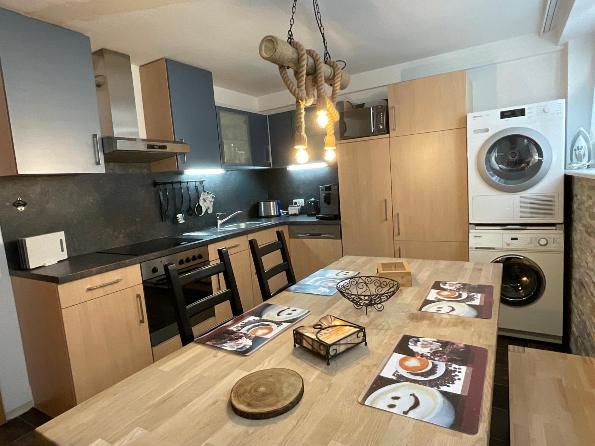 Messe-Apartment, 4 Schlafzimmer, 80 Qm, Garten - 6 Km Zur Messe, Verkehrsguenstig, Ruhig, Parkplaetze Nuremberg ภายนอก รูปภาพ